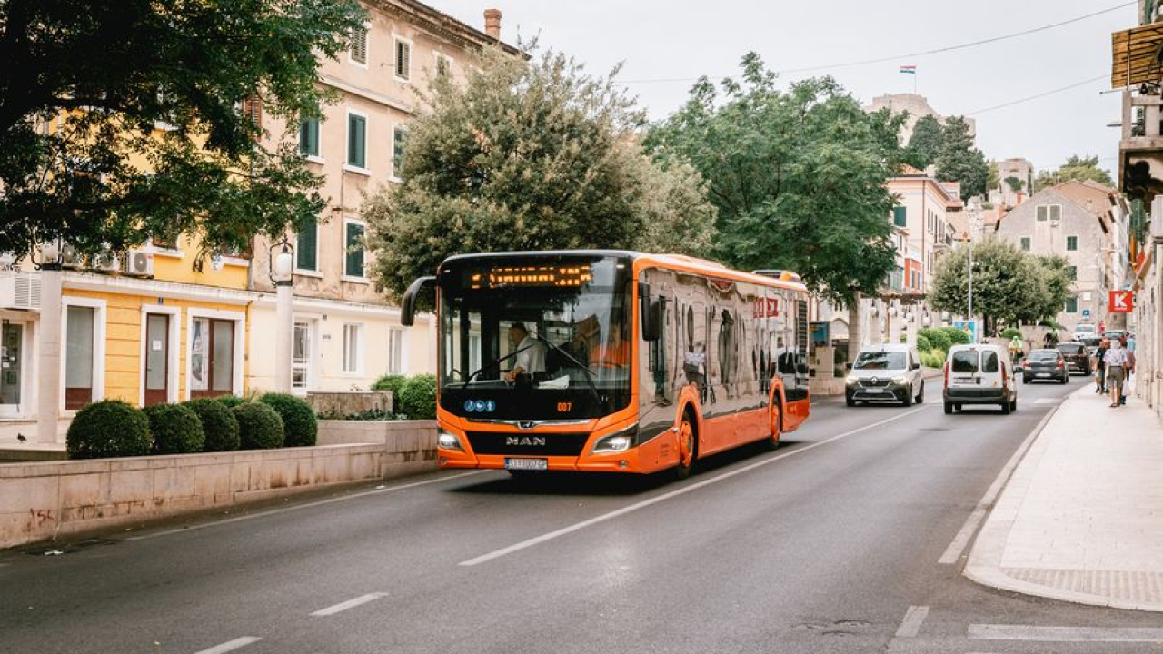 Iz Gradskog parkinga objasnili kako putem aplikacije kupiti kartu i platiti parking