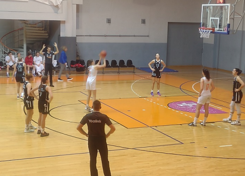 Zagreb na Baldekinu prejak za košarkašice Šibenika