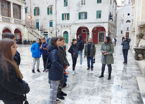 Fotografija 2 - Osnovna škola Brodarica ugostila učenike i kolege iz Rumunjske u okviru K1 projekta