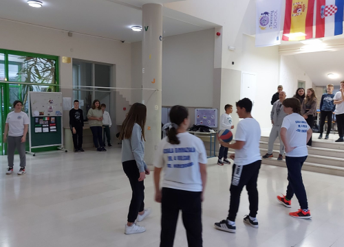 Fotografija 5 - Osnovna škola Brodarica ugostila učenike i kolege iz Rumunjske u okviru K1 projekta