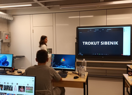 Fotografija 11 - Osnovna škola Brodarica ugostila učenike i kolege iz Rumunjske u okviru K1 projekta