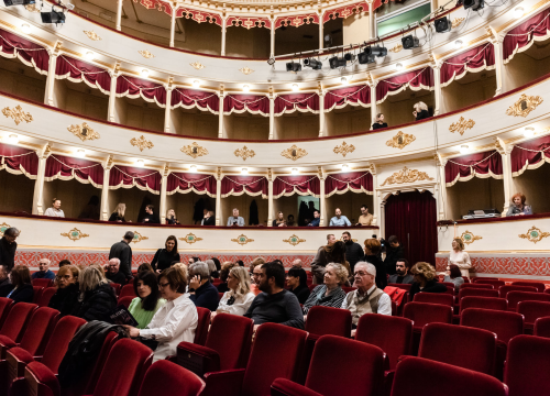 Fotografija 3 - Održana premijera 'Halafatla': Predstava Borisa Svrtana okupila šibenske zaljubljenike u teatar