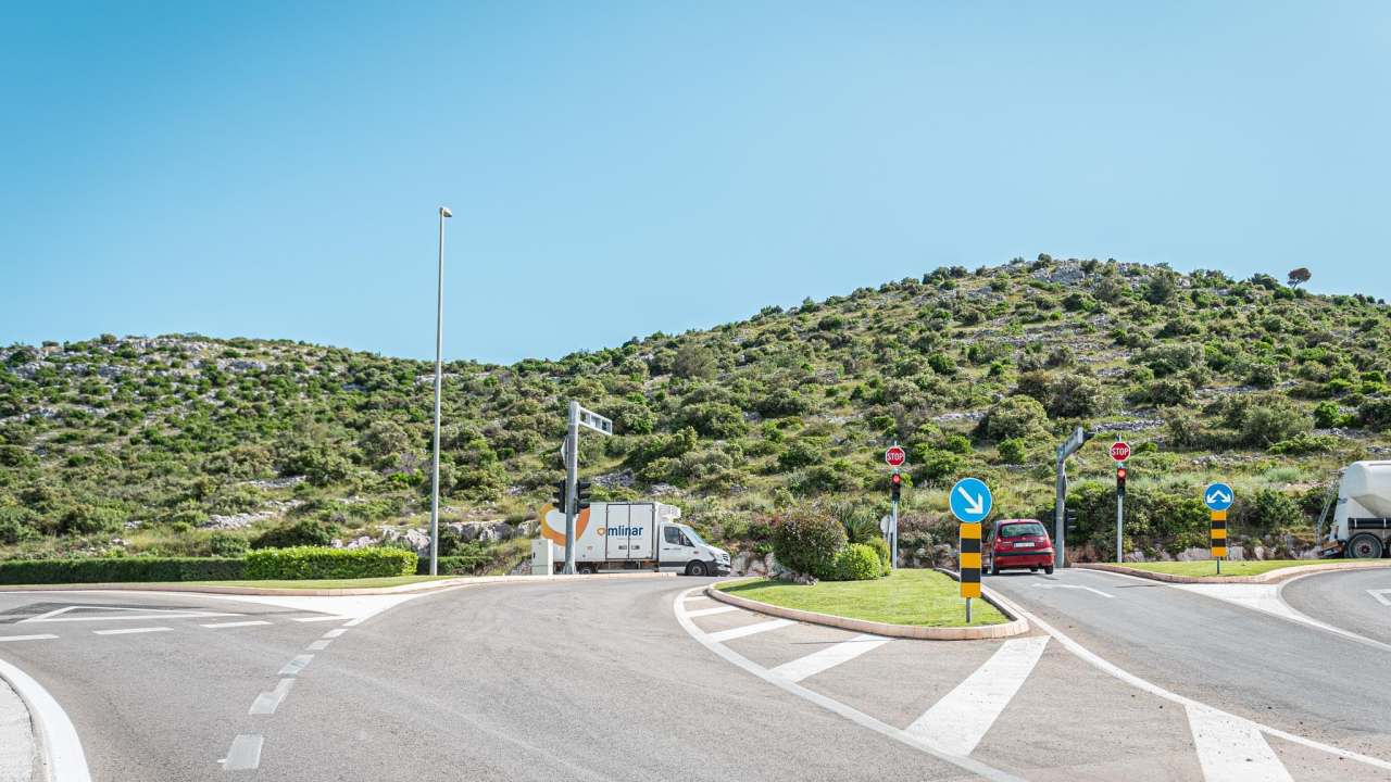 Hrvatske ceste o rekonstrukciji čvora Njivice: 'Ne pogodujemo šoping centru!'