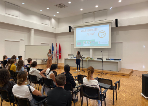 Fotografija 2 - Koordinatorica volontera Sanja Barišić: 'Veseli me kada se vrate s pričom da napokon znaju s čim se žele baviti u životu'