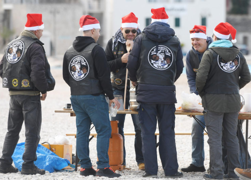 Fotografija 3 - Primoštenci se okupili na plaži na još jednoj tradicionalnoj Fažolijadi