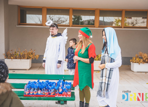 Sv. Luca u Drnišu se družila s mališanima