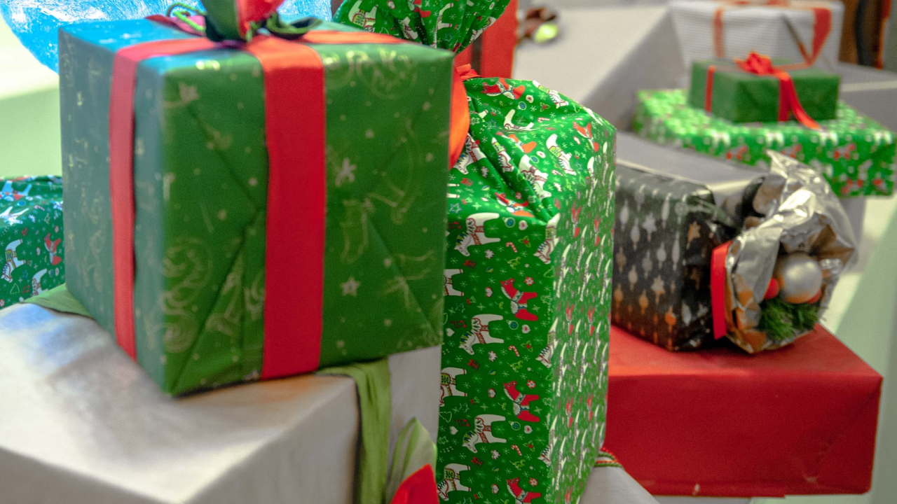 Ova tri horoskopska znaka kupuju najgore poklone za Božić