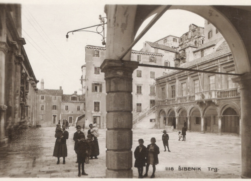 Šibenski leksikon: Prođi me se bar na prvo čelo Božića, eno ti fritule na psihi