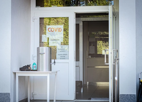 U Hrvatskoj 534 novozaraženih, umrlo 10 osoba