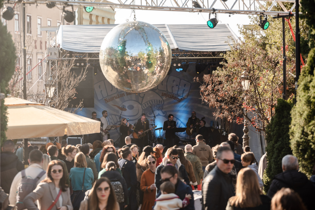 Šibenčane prvog dana 2023. na Adventuri u Parkiću zabavljao bend Pavel