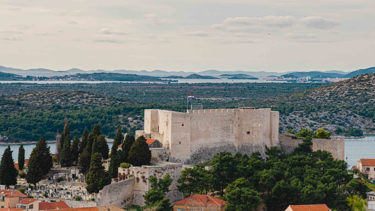 Sve što okom vidimo na tvrđavi sv. Mihovila nije starije od 15. stoljeća