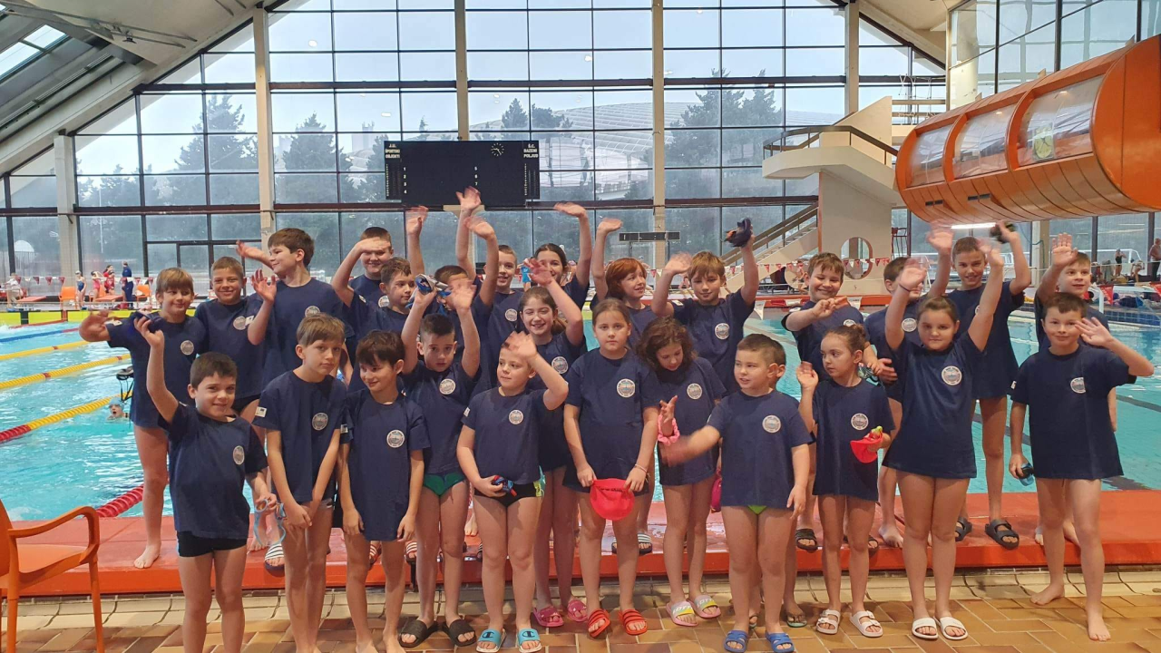 Mladi plivači 'Mora' Nakić, Stegić, Badurina i Kunčić okitili se medaljama u Splitu