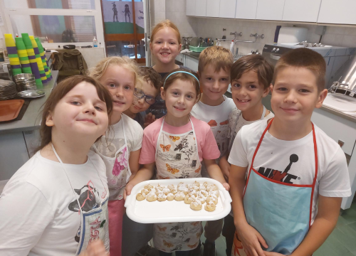 Učiteljica Anita od malih nogu voli raditi kolače, a sada tu ljubav prenosi na učenike: 'Neki žele postati slastičari kad narastu'