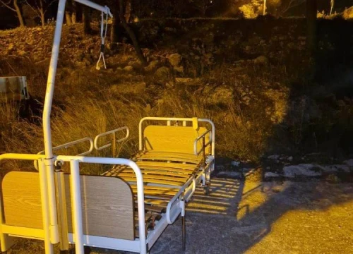 Fotografija 3 - Ako prolazite Tanajom, neka vas ne iznenadi odbačeni bolnički krevet