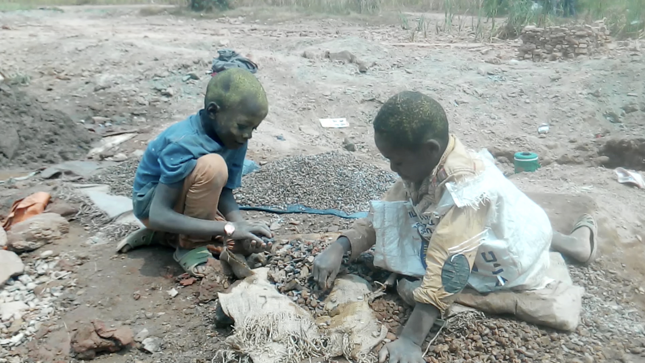 'Krv Konga napaja svijet strujom': Djeca rudare kobalt za 2 dolara dnevno