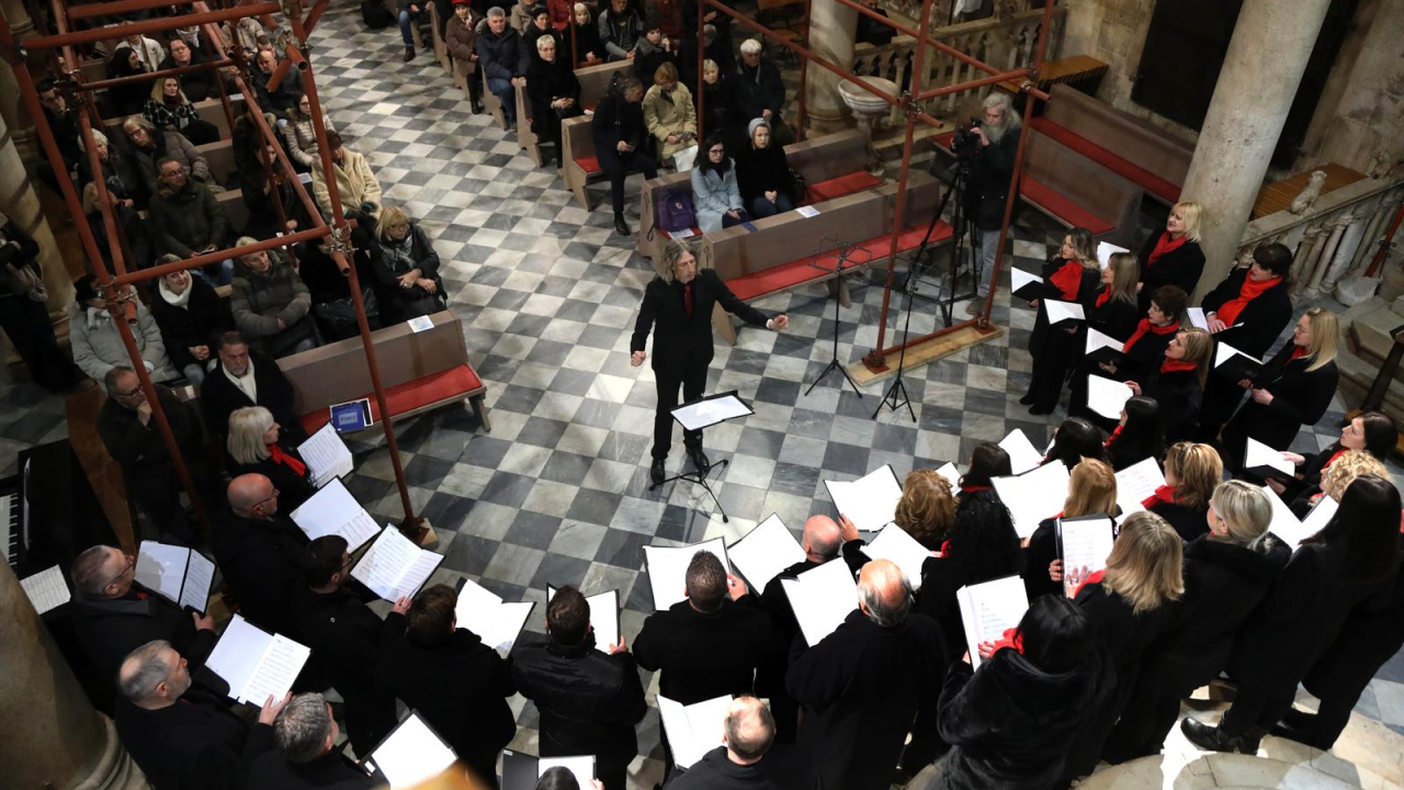 Kolaši u katedrali Šibenčanima poklonili koncert duhovne glazbe