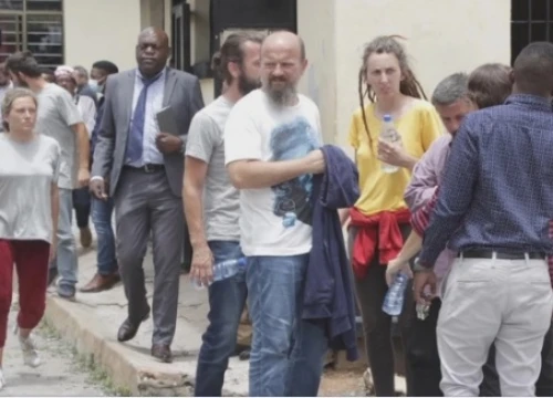 Hrvatski parovi zaustavljeni na izlasku iz Zambije: Opet odvedeni u pritvor