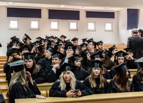 Fotografija 2 - Svečana promocija studenata VUŠ-a: 'Vi ste budućnost naše zemlje i ona će biti onakva kakvom je vi oblikujete'