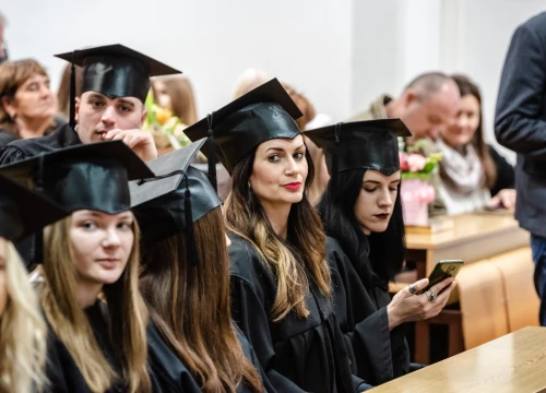 Fotografija 5 - Svečana promocija studenata VUŠ-a: 'Vi ste budućnost naše zemlje i ona će biti onakva kakvom je vi oblikujete'
