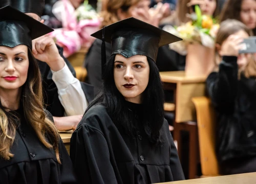 Fotografija 10 - Svečana promocija studenata VUŠ-a: 'Vi ste budućnost naše zemlje i ona će biti onakva kakvom je vi oblikujete'