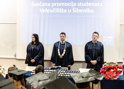 Fotografija 12 - Svečana promocija studenata VUŠ-a: 'Vi ste budućnost naše zemlje i ona će biti onakva kakvom je vi oblikujete'