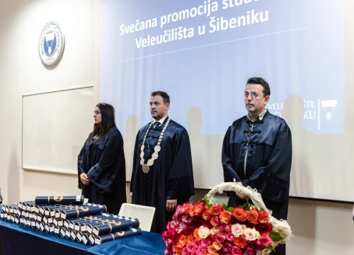 Fotografija 14 - Svečana promocija studenata VUŠ-a: 'Vi ste budućnost naše zemlje i ona će biti onakva kakvom je vi oblikujete'