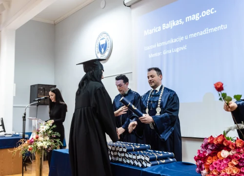 Fotografija 18 - Svečana promocija studenata VUŠ-a: 'Vi ste budućnost naše zemlje i ona će biti onakva kakvom je vi oblikujete'