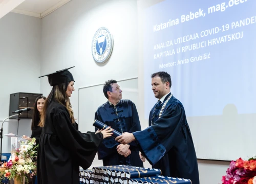 Fotografija 19 - Svečana promocija studenata VUŠ-a: 'Vi ste budućnost naše zemlje i ona će biti onakva kakvom je vi oblikujete'