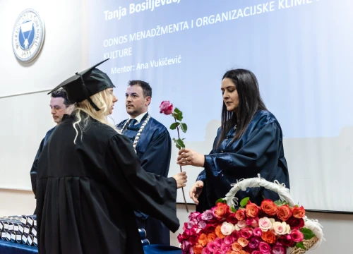 Fotografija 23 - Svečana promocija studenata VUŠ-a: 'Vi ste budućnost naše zemlje i ona će biti onakva kakvom je vi oblikujete'