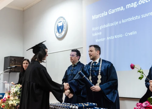 Fotografija 27 - Svečana promocija studenata VUŠ-a: 'Vi ste budućnost naše zemlje i ona će biti onakva kakvom je vi oblikujete'
