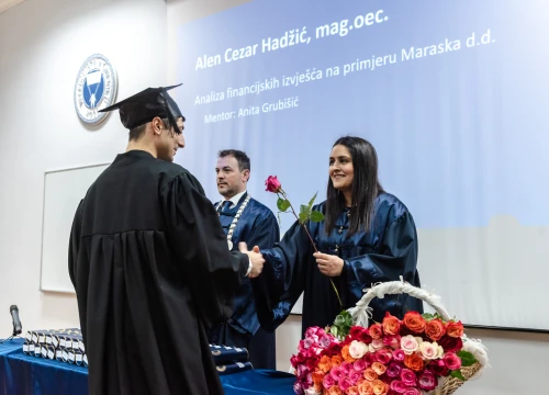 Fotografija 31 - Svečana promocija studenata VUŠ-a: 'Vi ste budućnost naše zemlje i ona će biti onakva kakvom je vi oblikujete'