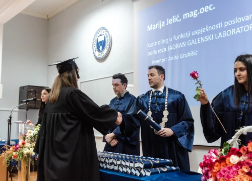 Fotografija 36 - Svečana promocija studenata VUŠ-a: 'Vi ste budućnost naše zemlje i ona će biti onakva kakvom je vi oblikujete'
