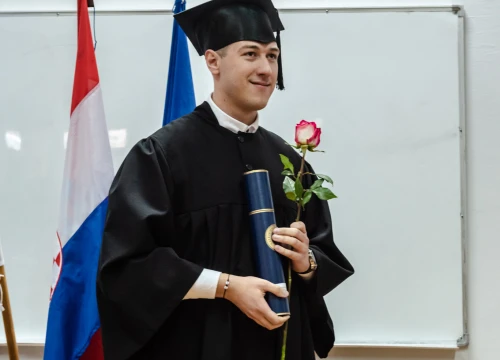 Fotografija 41 - Svečana promocija studenata VUŠ-a: 'Vi ste budućnost naše zemlje i ona će biti onakva kakvom je vi oblikujete'