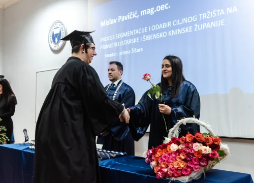 Fotografija 51 - Svečana promocija studenata VUŠ-a: 'Vi ste budućnost naše zemlje i ona će biti onakva kakvom je vi oblikujete'