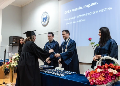 Fotografija 53 - Svečana promocija studenata VUŠ-a: 'Vi ste budućnost naše zemlje i ona će biti onakva kakvom je vi oblikujete'