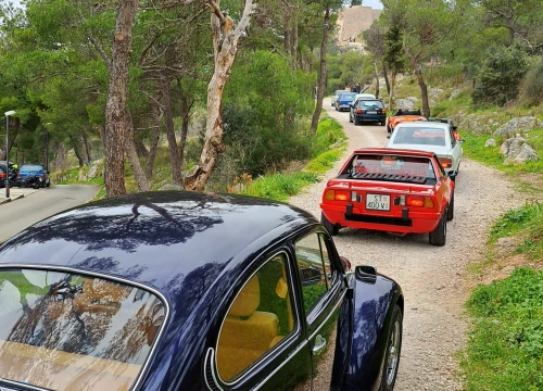 Fotografija 13 - Vlasnici oldtimera iz cijele Dalmacije nedjelju proveli na druženju u Šibeniku