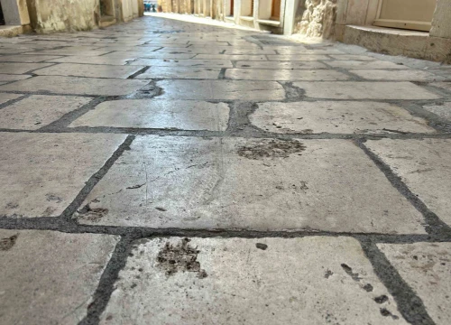 Fotografija 7 - Šibenik njeguje tradiciju, barem onu srednjovjekovnu prljavih ulica!