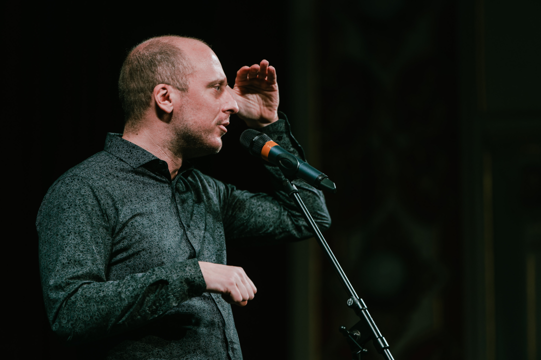 Šibenčani plakali od smijeha uz Marka Dejanovića i fore o ‘braku, djeci i povremenom seksu’