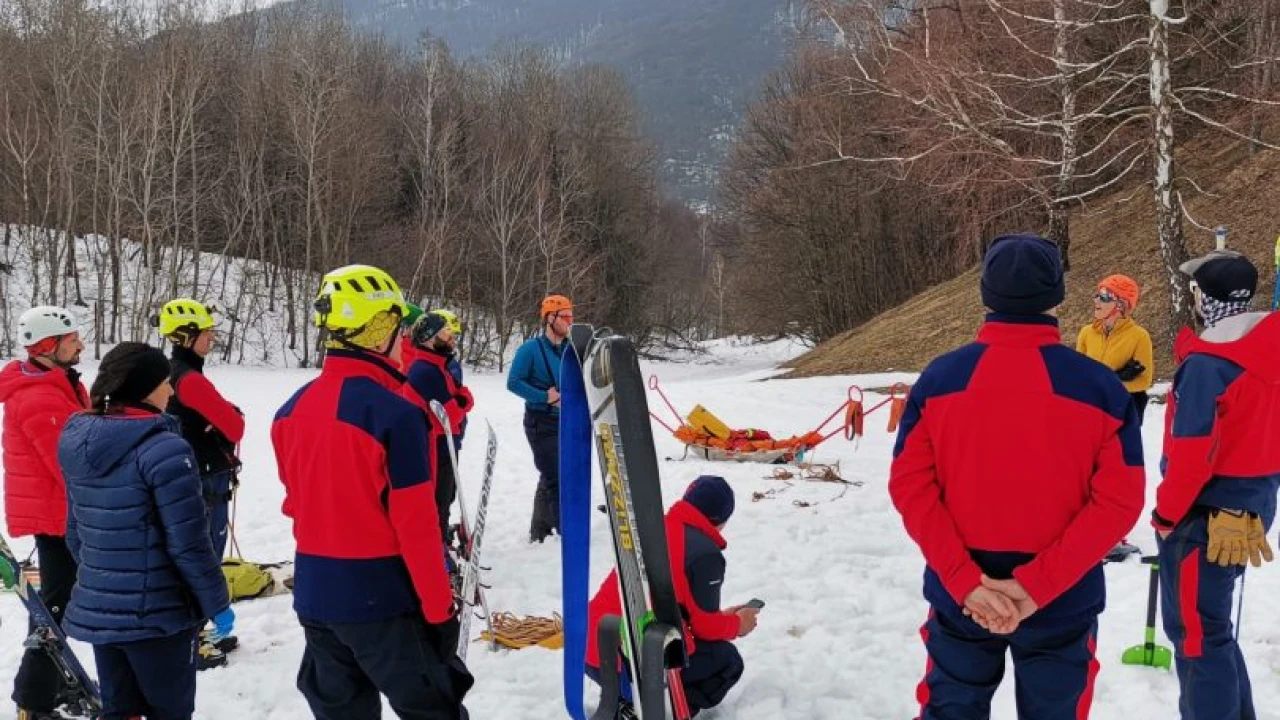 HGSS spasio dvije planinarke, držale se za stablo na rubu provalije
