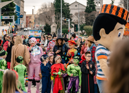 Maškare na Poljani: Đir preko grada pa svi na krafne!