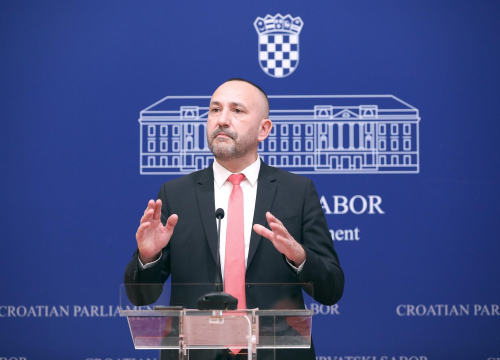 Hrvoje Zekanović u Saboru: 'Pozivam DORH da se pozabavi medijskim udarom na najveći projekt u Šibeniku'