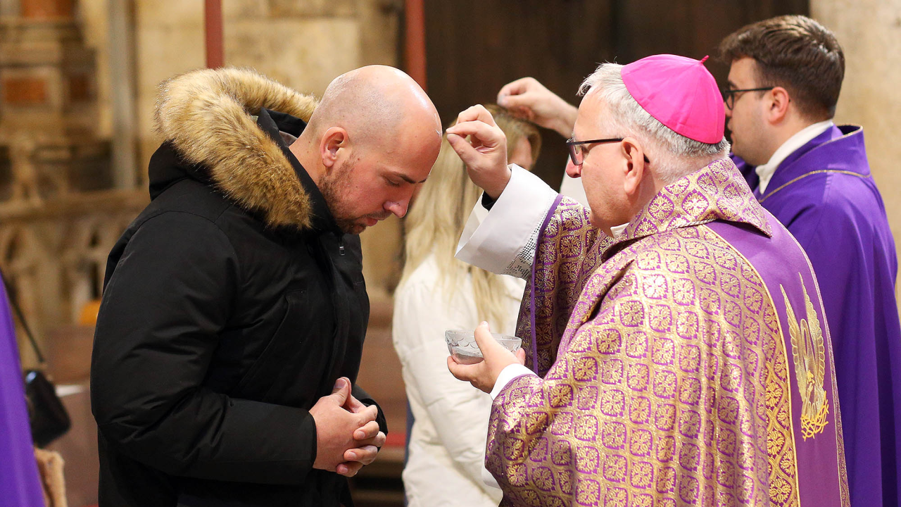 U katedrali održano misno slavlje s obredom pepeljenja