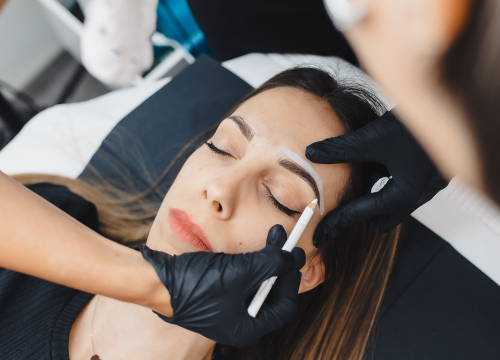 Fotografija 5 - Jelena Radak časti klijentice odličnim popustima na trajnu šminku!