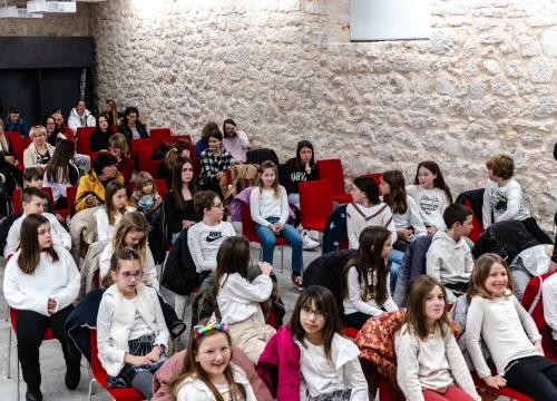Fotografija 5 - Učenica OŠ Petra Krešimira IV. Helena Vidović osvojila prvo mjesto na Županijskom natjecanju u stop-animaciji
