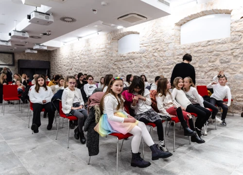 Fotografija 8 - Učenica OŠ Petra Krešimira IV. Helena Vidović osvojila prvo mjesto na Županijskom natjecanju u stop-animaciji