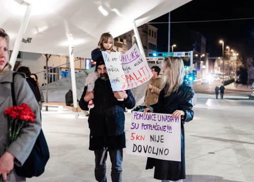 Fotografija 6 - Marš u Šibeniku u povodu Dana žena: 'Dali smo javne prostore pred bolnicama za javni linč žena'