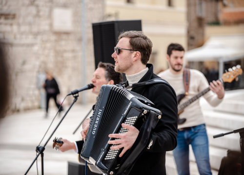 Fotografija 3 - U povodu Međunarodnog dana žena na Poljani prava zabava za Šibenčanke
