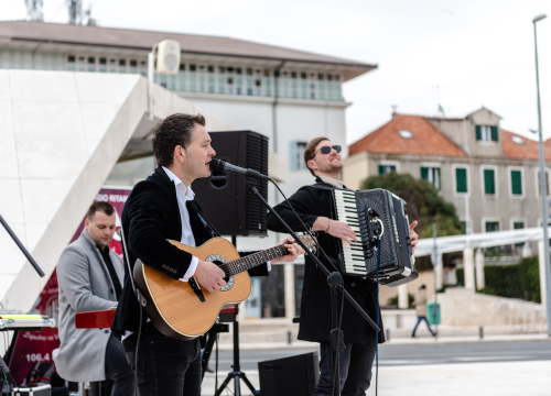 Fotografija 7 - U povodu Međunarodnog dana žena na Poljani prava zabava za Šibenčanke