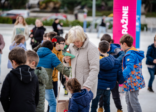 Fotografija 10 - U povodu Međunarodnog dana žena na Poljani prava zabava za Šibenčanke