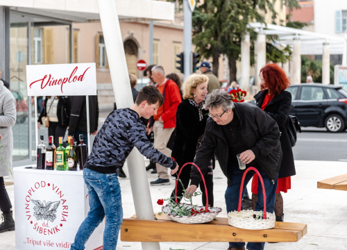 Fotografija 12 - U povodu Međunarodnog dana žena na Poljani prava zabava za Šibenčanke